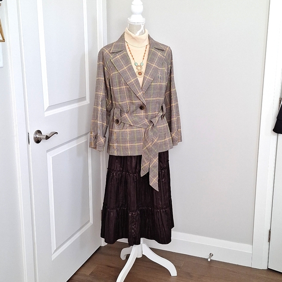 Vintage [12] Kasper pant suit/blazer - Picture 3 of 10